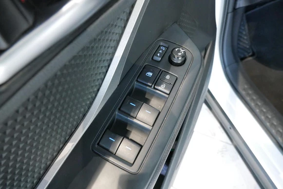 Toyota C-HR - Afbeelding 25 van 30