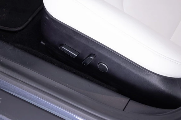 Tesla Model 3 - Afbeelding 10 van 27