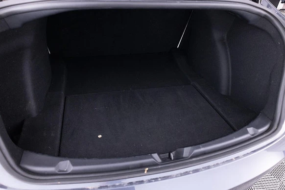 Tesla Model 3 - Afbeelding 18 van 27