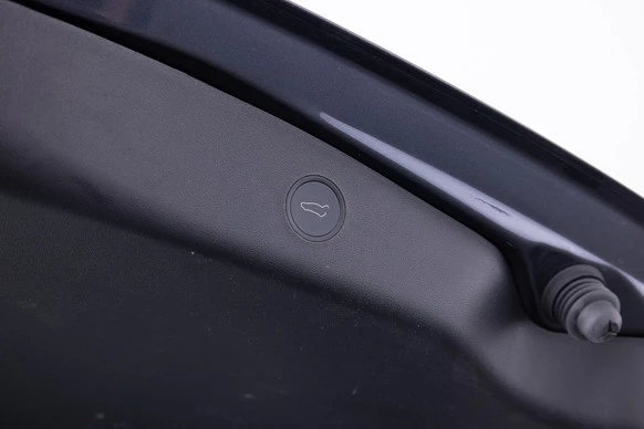 Tesla Model 3 - Afbeelding 19 van 27