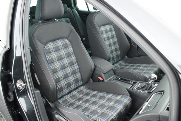 Volkswagen Golf - Afbeelding 2 van 30