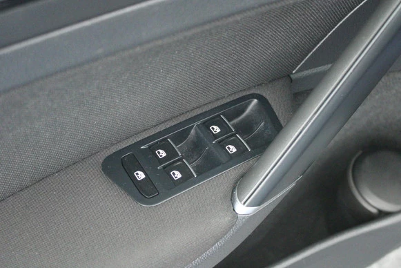 Volkswagen Golf - Afbeelding 15 van 30