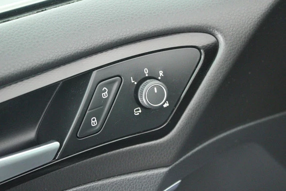 Volkswagen Golf - Afbeelding 16 van 30