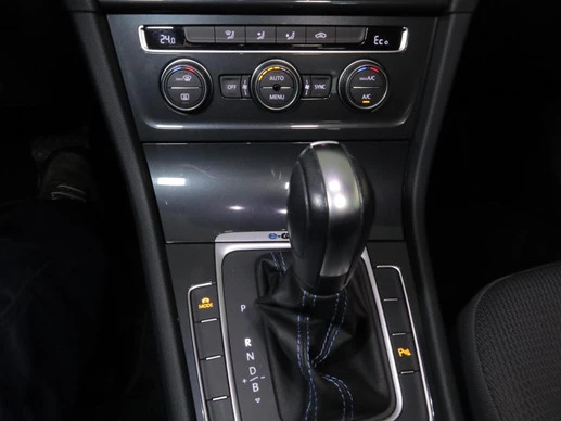 Volkswagen e-Golf - Afbeelding 15 van 30