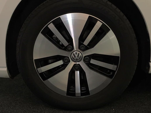 Volkswagen e-Golf - Afbeelding 19 van 30