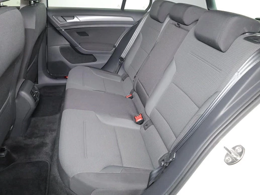 Volkswagen e-Golf - Afbeelding 27 van 30