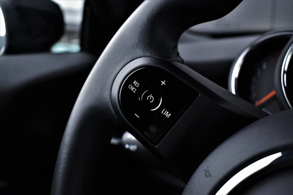 MINI Cooper Cabrio - Afbeelding 26 van 30