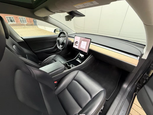 Tesla Model 3 - Afbeelding 11 van 26
