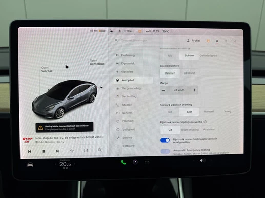 Tesla Model 3 - Afbeelding 16 van 26