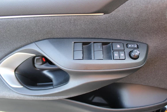 Mazda 2 Hybrid - Afbeelding 14 van 30