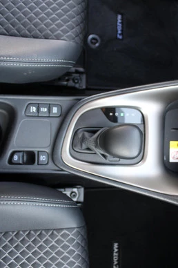 Mazda 2 Hybrid - Afbeelding 24 van 30