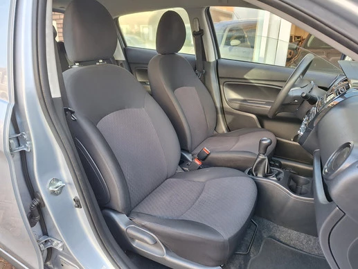 Mitsubishi Space Star - Afbeelding 19 van 28