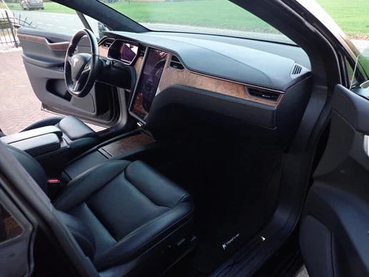Tesla Model X - Afbeelding 22 van 30