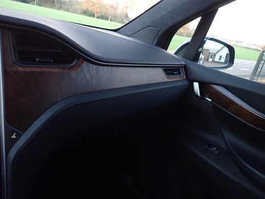 Tesla Model X - Afbeelding 24 van 30