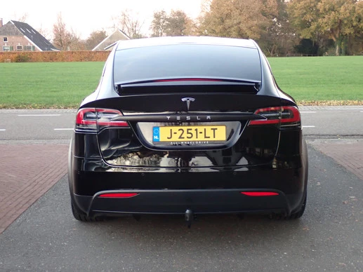 Tesla Model X - Afbeelding 28 van 30