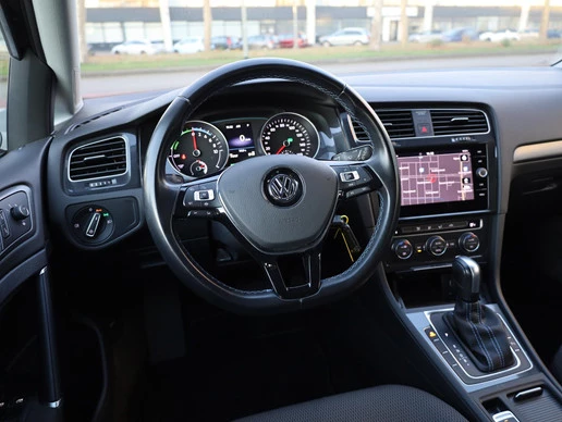 Volkswagen e-Golf - Afbeelding 11 van 26