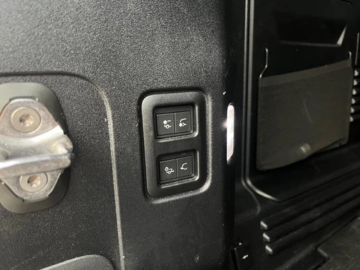 Land Rover Defender - Afbeelding 15 van 30