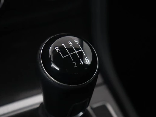 Volkswagen Golf - Afbeelding 24 van 30