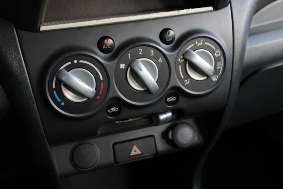 Suzuki Alto - Afbeelding 17 van 29