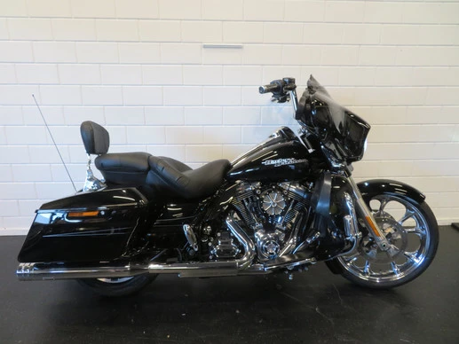 Harley-Davidson Street Glide - Afbeelding 1 van 12