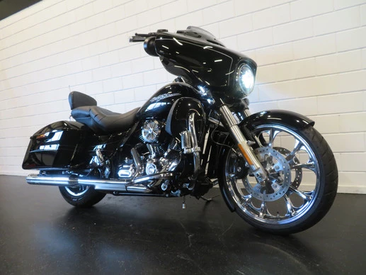Harley-Davidson Street Glide - Afbeelding 7 van 12