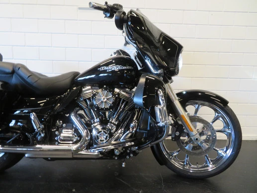 Harley-Davidson Street Glide - Afbeelding 8 van 12