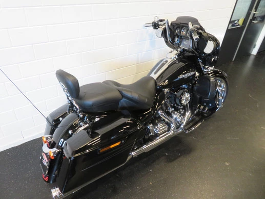 Harley-Davidson Street Glide - Afbeelding 10 van 12