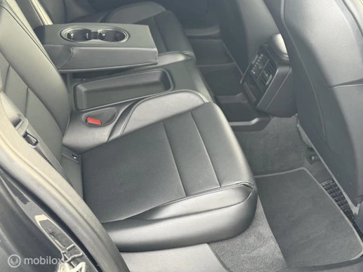 Porsche Taycan - Afbeelding 18 van 30