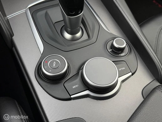 Alfa Romeo Giulia - Afbeelding 28 van 30