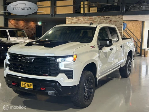 Chevrolet Silverado - Afbeelding 1 van 21