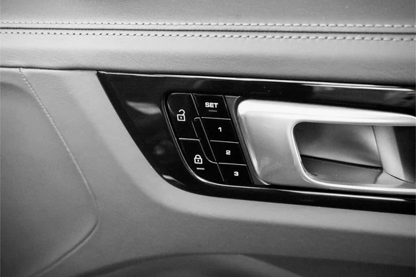 Porsche Cayenne - Afbeelding 29 van 30
