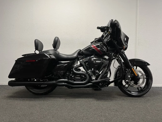 Harley-Davidson Street Glide - Afbeelding 1 van 24