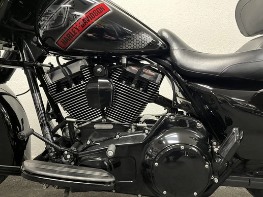 Harley-Davidson Street Glide - Afbeelding 18 van 24