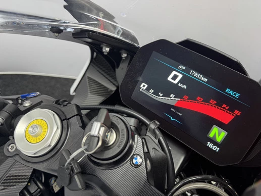 BMW M 1000 RR - Afbeelding 18 van 22