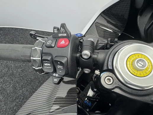 BMW M 1000 RR - Afbeelding 19 van 22