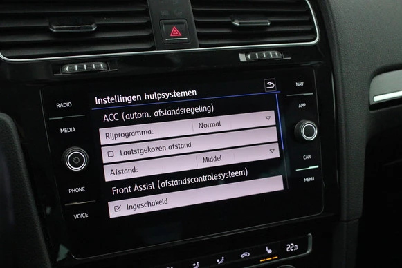 Volkswagen Golf - Afbeelding 25 van 30