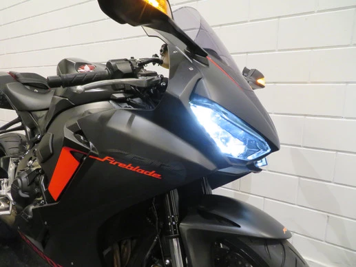 Honda CBR 1000 RR - Afbeelding 9 van 14