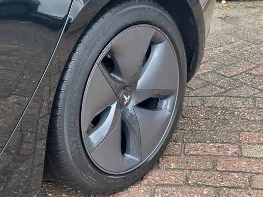 Tesla Model 3 - Afbeelding 4 van 20