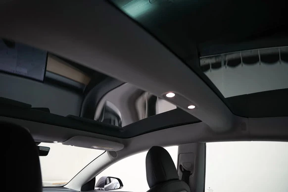 Tesla Model 3 - Afbeelding 5 van 30