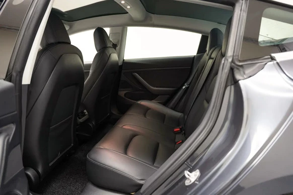 Tesla Model 3 - Afbeelding 14 van 30