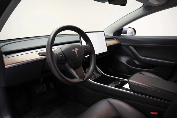 Tesla Model 3 - Afbeelding 17 van 30