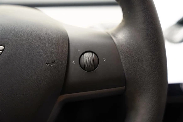 Tesla Model 3 - Afbeelding 20 van 30