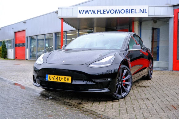 Tesla Model 3 - Afbeelding 1 van 30