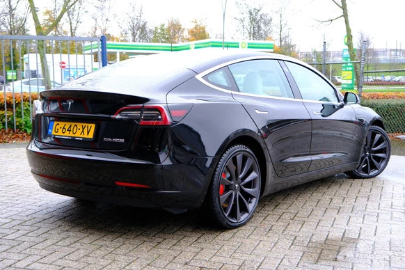 Tesla Model 3 - Afbeelding 3 van 30