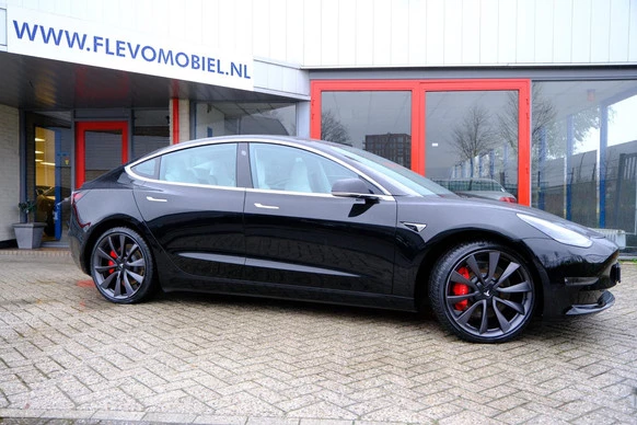 Tesla Model 3 - Afbeelding 4 van 30
