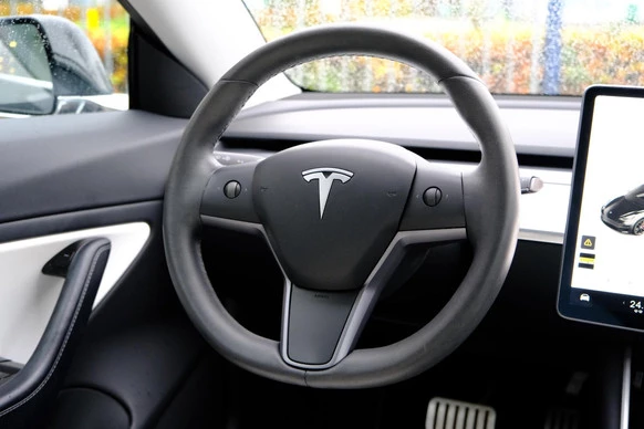 Tesla Model 3 - Afbeelding 6 van 30