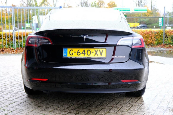 Tesla Model 3 - Afbeelding 8 van 30
