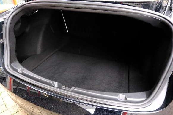 Tesla Model 3 - Afbeelding 10 van 30