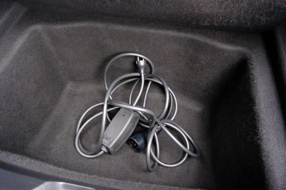 Tesla Model 3 - Afbeelding 11 van 30