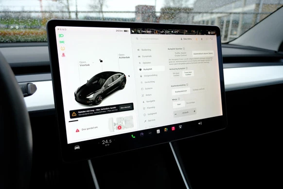 Tesla Model 3 - Afbeelding 20 van 30